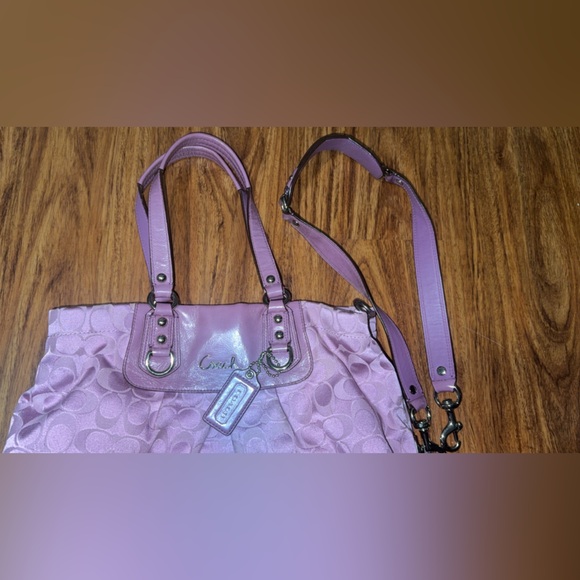 Coach Ashley Signature satchel in purple sateen and patent leather - Picture 5 of 10